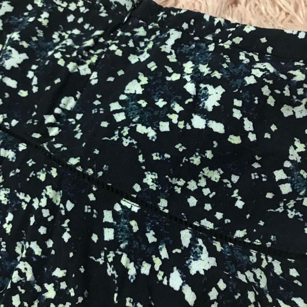 aritzia sunday best floral black and blue skirt - Picture 2 of 3